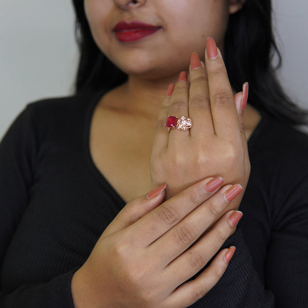 Modern rose gold fashion ring for women’s jewelry collection